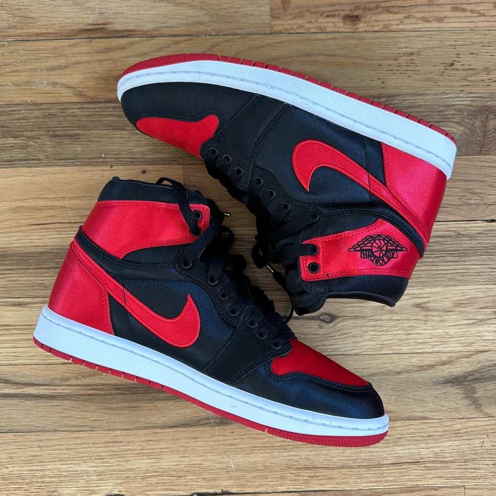 Jordan 1 Retro High OG Satin Bred Women's 8.5 Nike